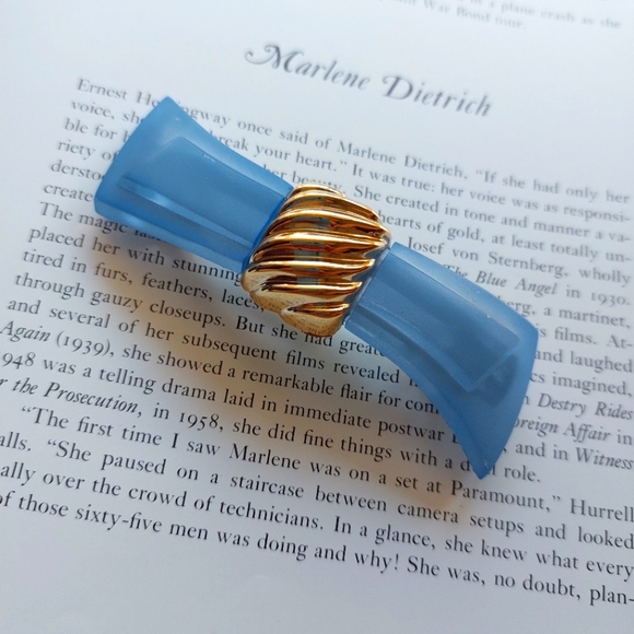 Vintage Barrette Bobby Pin Clip France Blue Gold Lucite Bow 1990s 🩵🩵🩵 - Picture 1 of 6